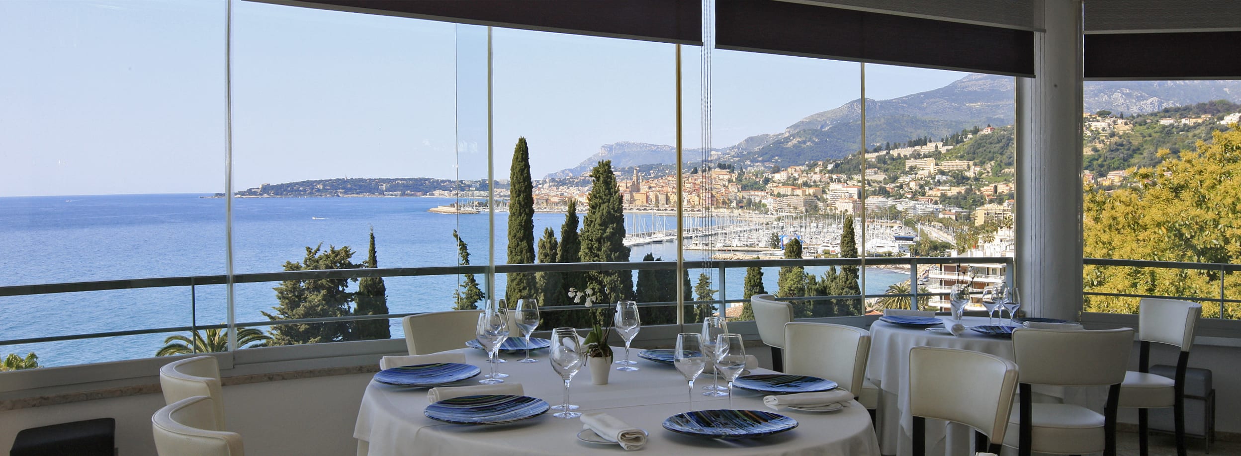 salle principale ...the rochini´s referencebook with Mauro Colagreco, the 4th Worlds Best Restaurant by San Pellegrino, 2 Star Michelin Chef , Relais Chateaux from Mirazur/Menton..